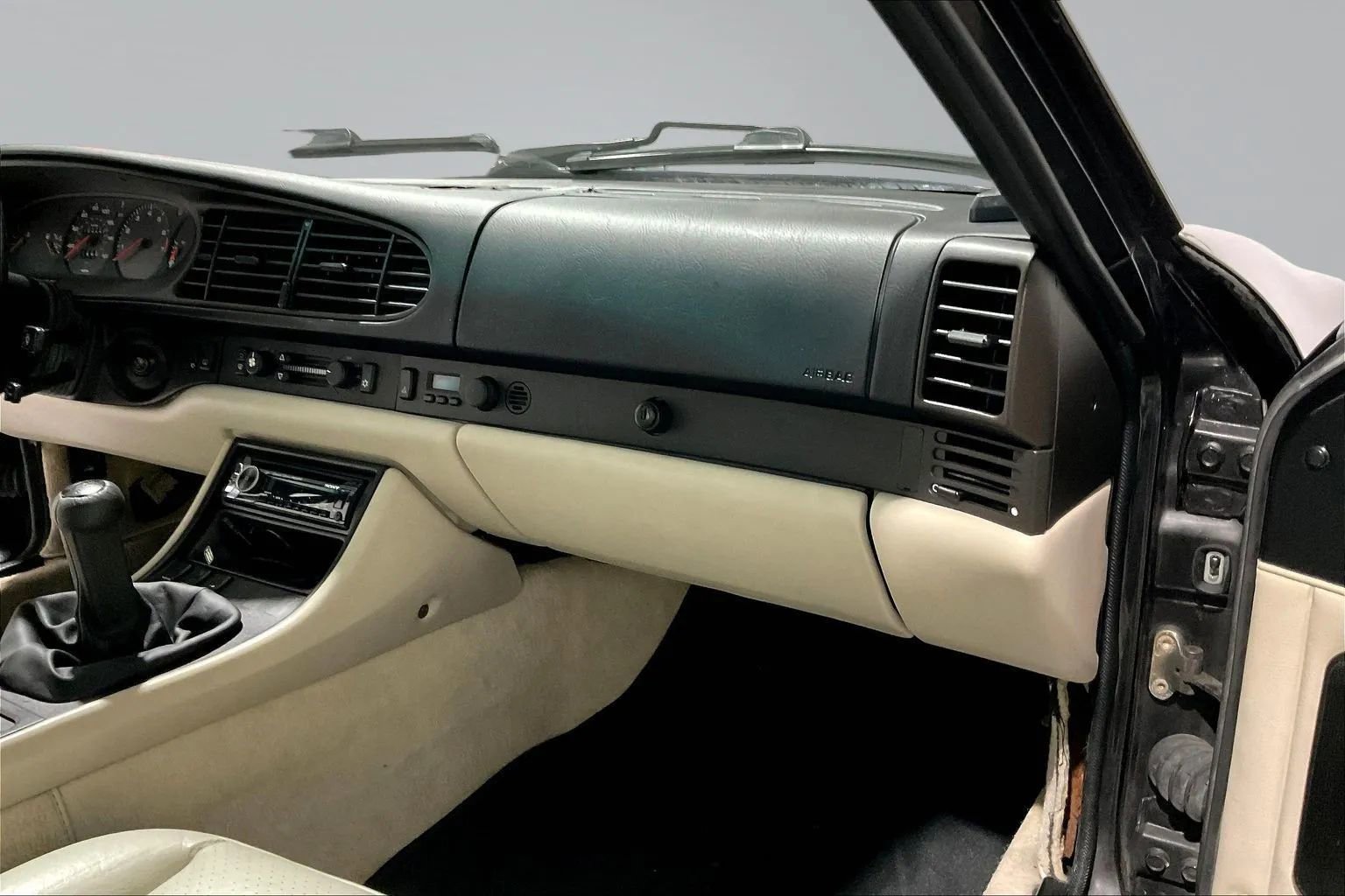 Used 1989 Porsche 944 S2 image 24