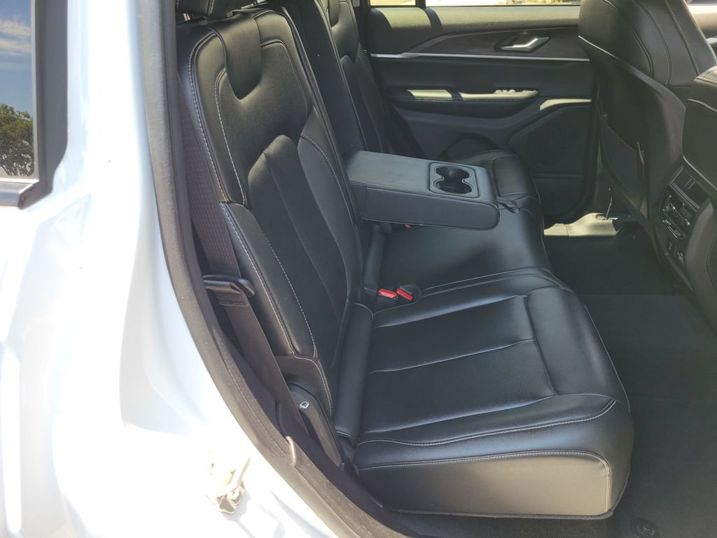 Used 2023 Jeep Grand Cherokee Limited RWD image 20