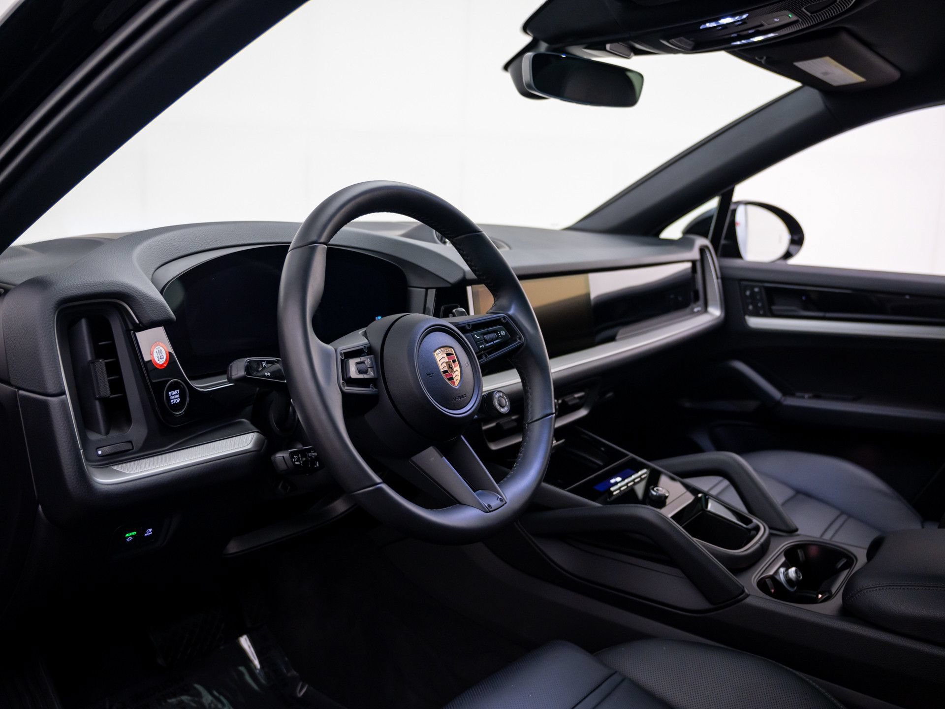 Certified 2025 Porsche Cayenne Coupe AWD/4WD image 4