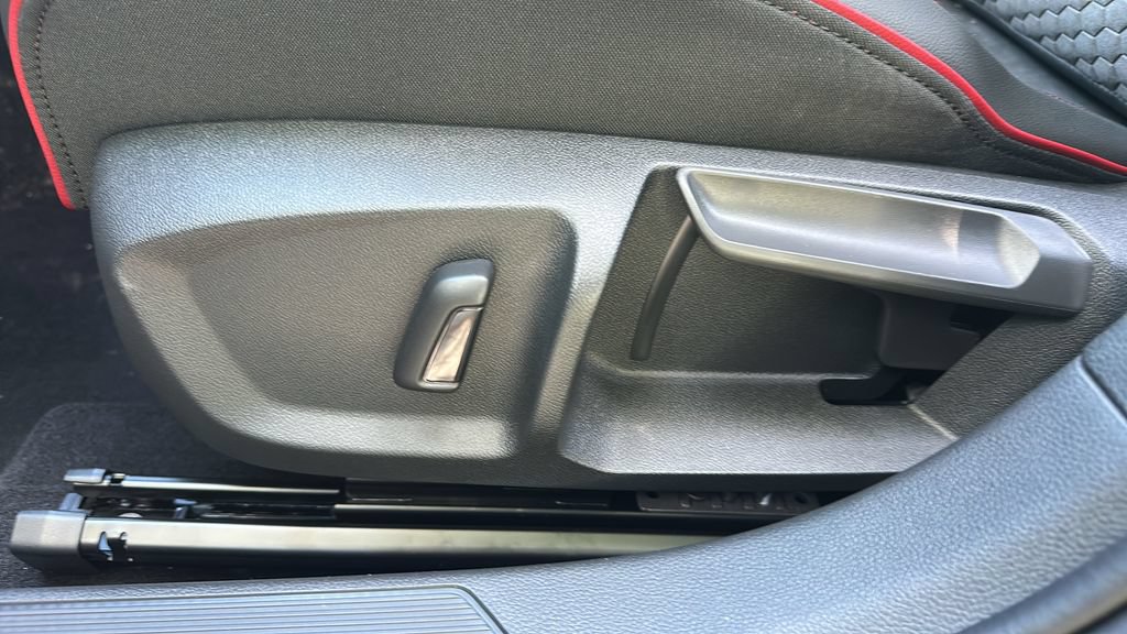 New 2026 Volkswagen GTI SE FWD image 15