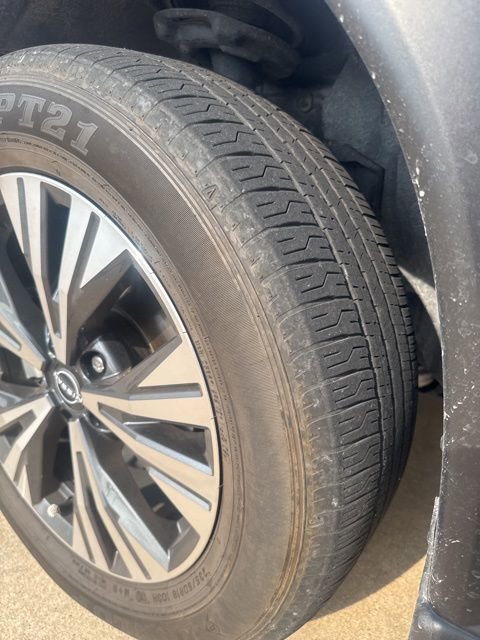 Used 2023 Nissan Rogue SV image 13