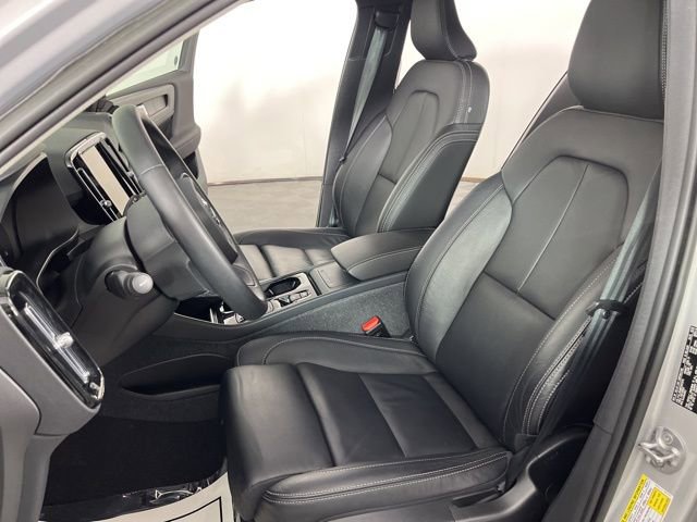 Used 2023 Volvo XC40 B5 Plus w/ Driver Assist Package AWD/4WD image 19