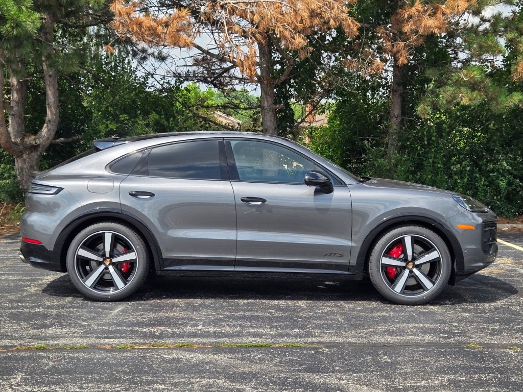 New 2025 Porsche Cayenne GTS image 8