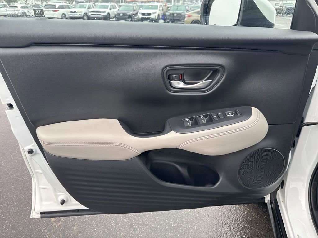 Used 2025 Honda HR-V EX-L image 30