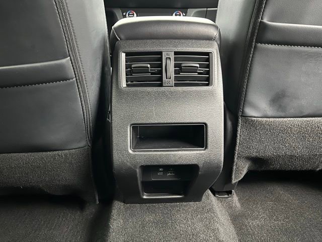 Used 2024 Mitsubishi Outlander SE image 16