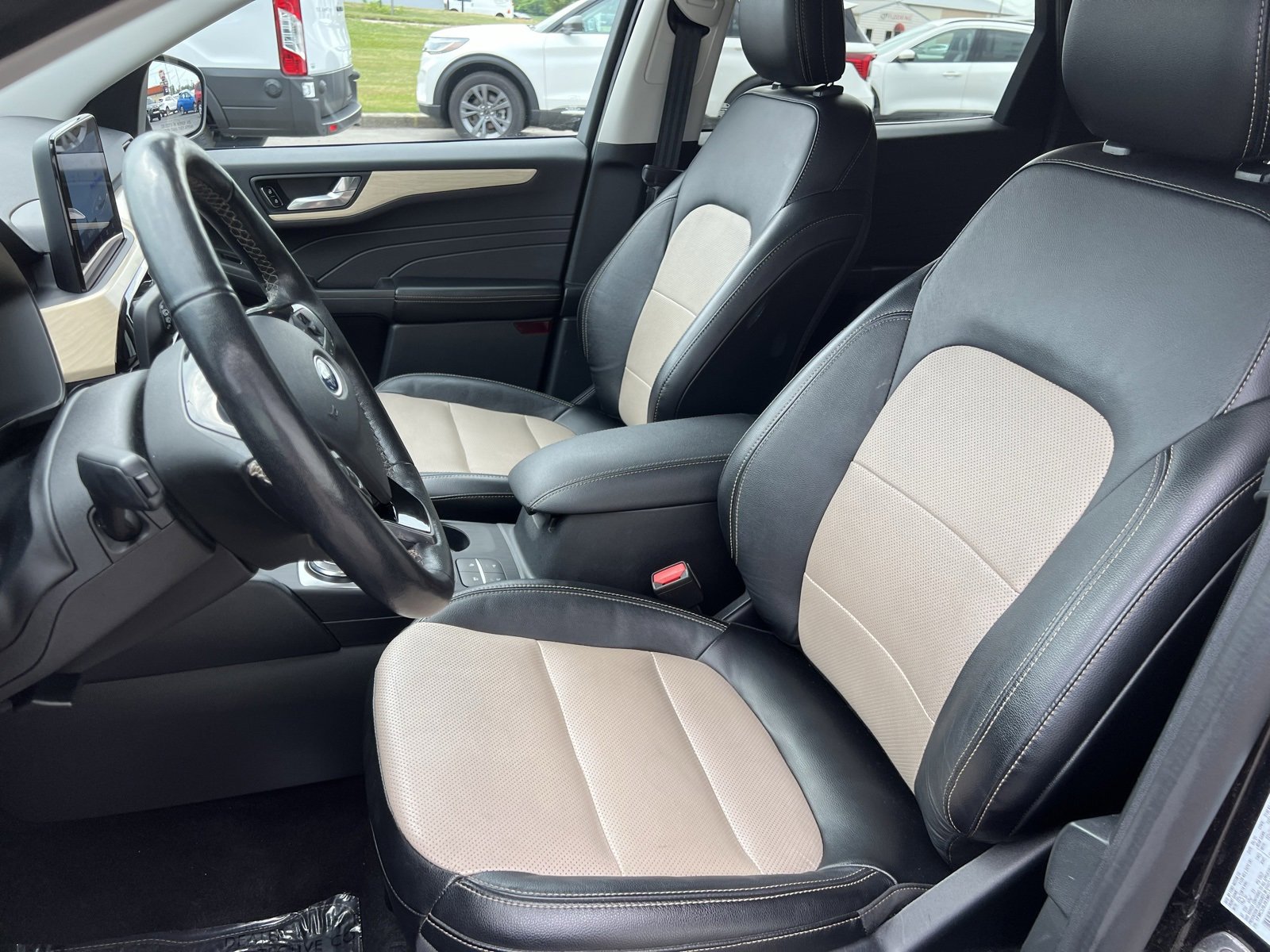 Used 2021 Ford Escape Titanium w/ Titanium Elite Package image 11