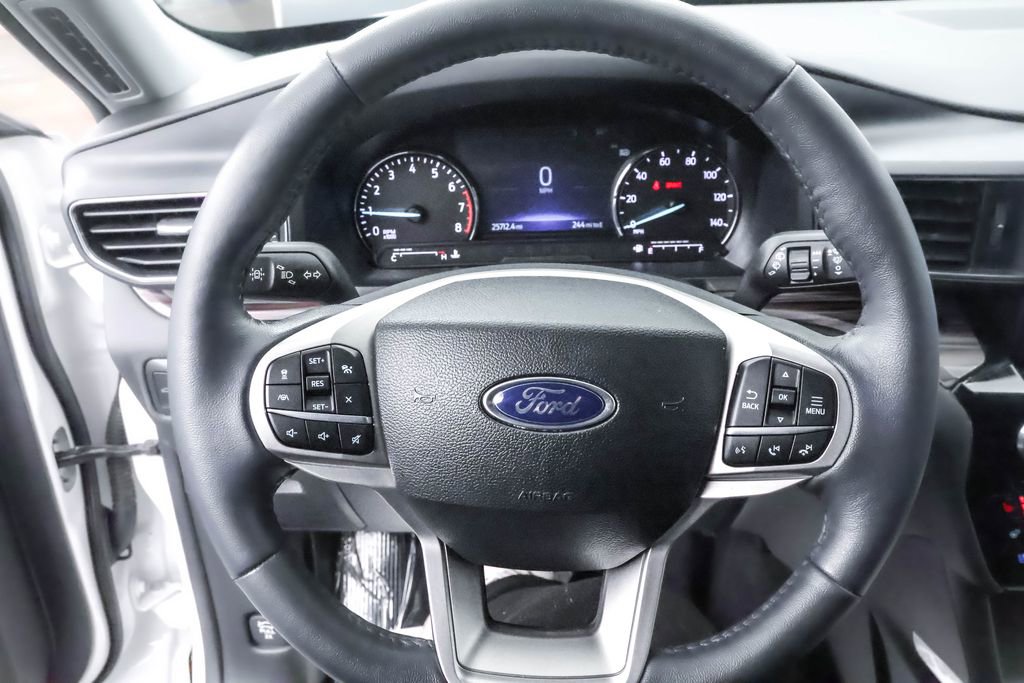 Used 2022 Ford Explorer Limited w/ Limited Technology Package image 18