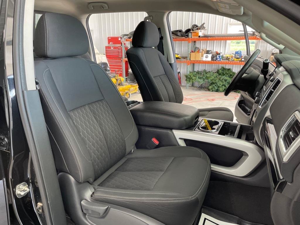 Used 2017 Nissan Titan SV AWD/4WD image 23