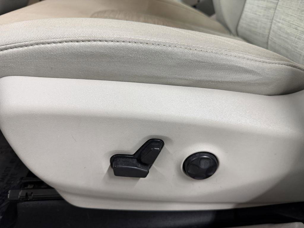 Used 2018 Chrysler Pacifica Touring Plus image 11