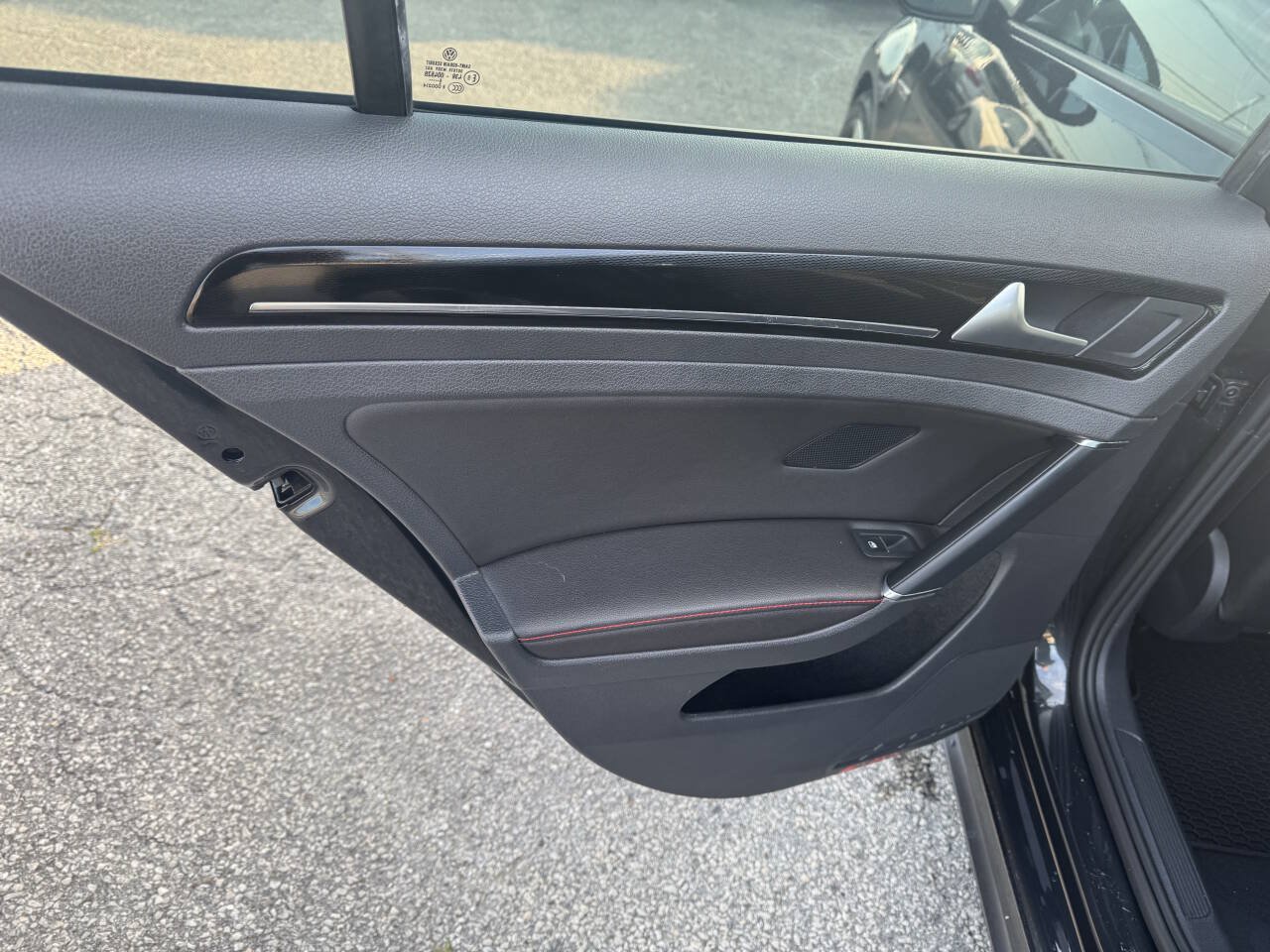 Used 2017 Volkswagen GTI Autobahn FWD image 20