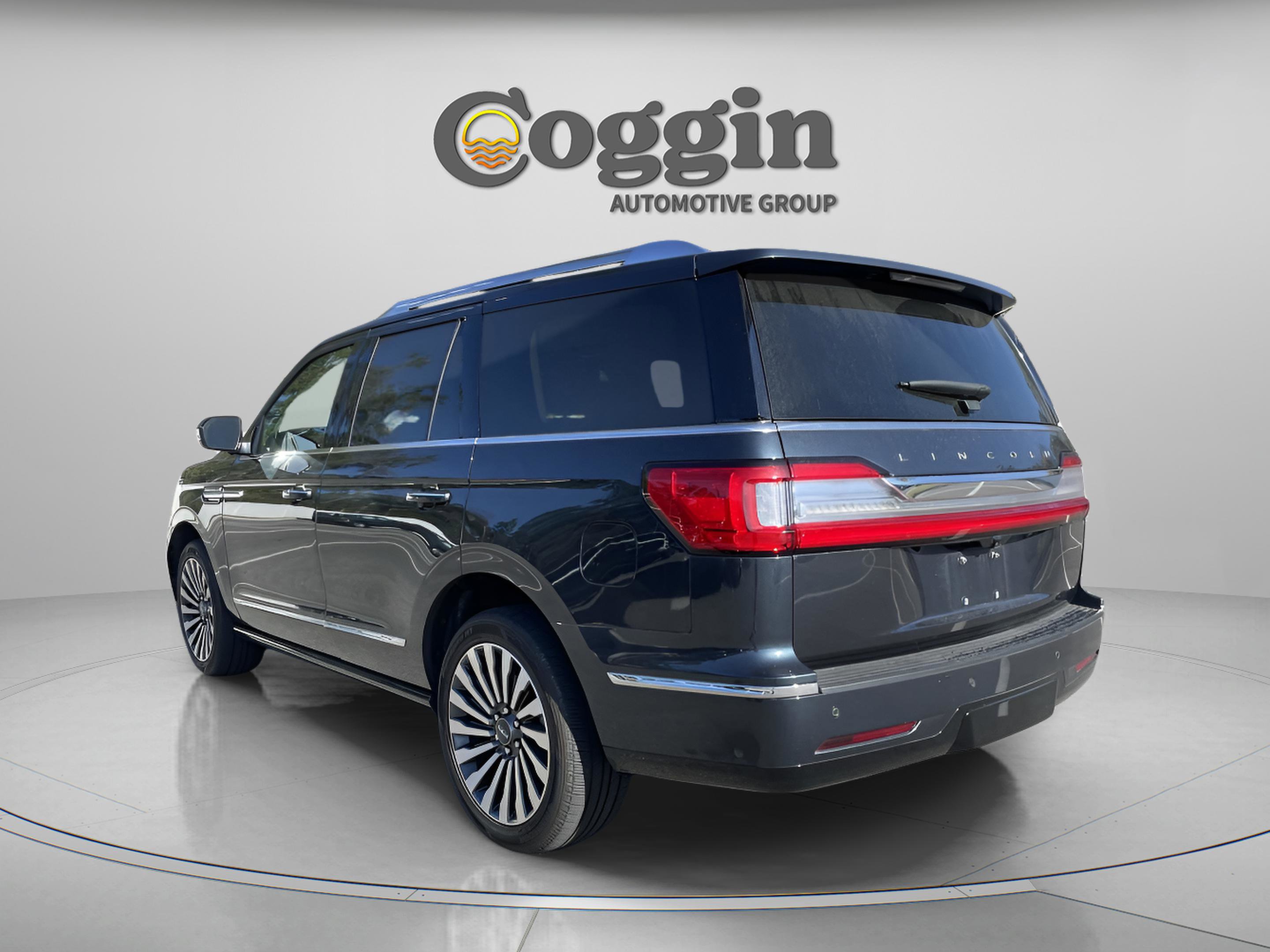 Used 2021 Lincoln Navigator Reserve w/ Luxury Package image 3