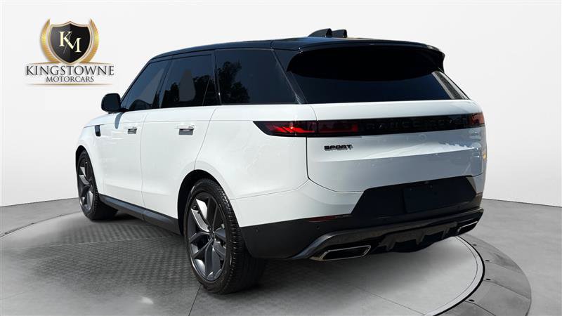 Used 2024 Land Rover Range Rover Sport SE AWD/4WD image 3