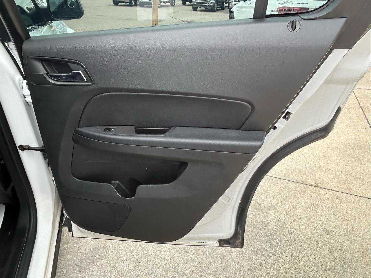 Used 2016 Chevrolet Equinox LS AWD/4WD image 15