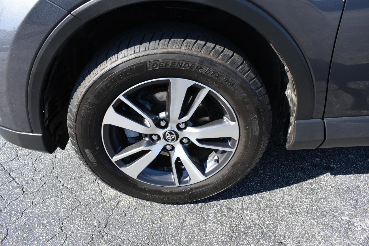 Used 2016 Toyota RAV4 XLE FWD image 10