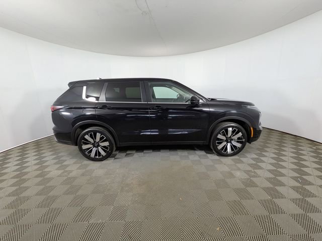 Used 2025 Mitsubishi Outlander SE AWD/4WD image 32