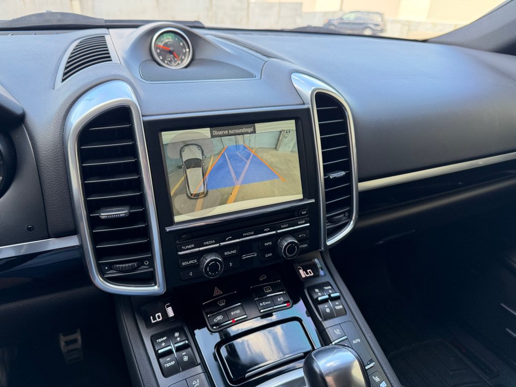 Used 2015 Porsche Cayenne S AWD/4WD image 18