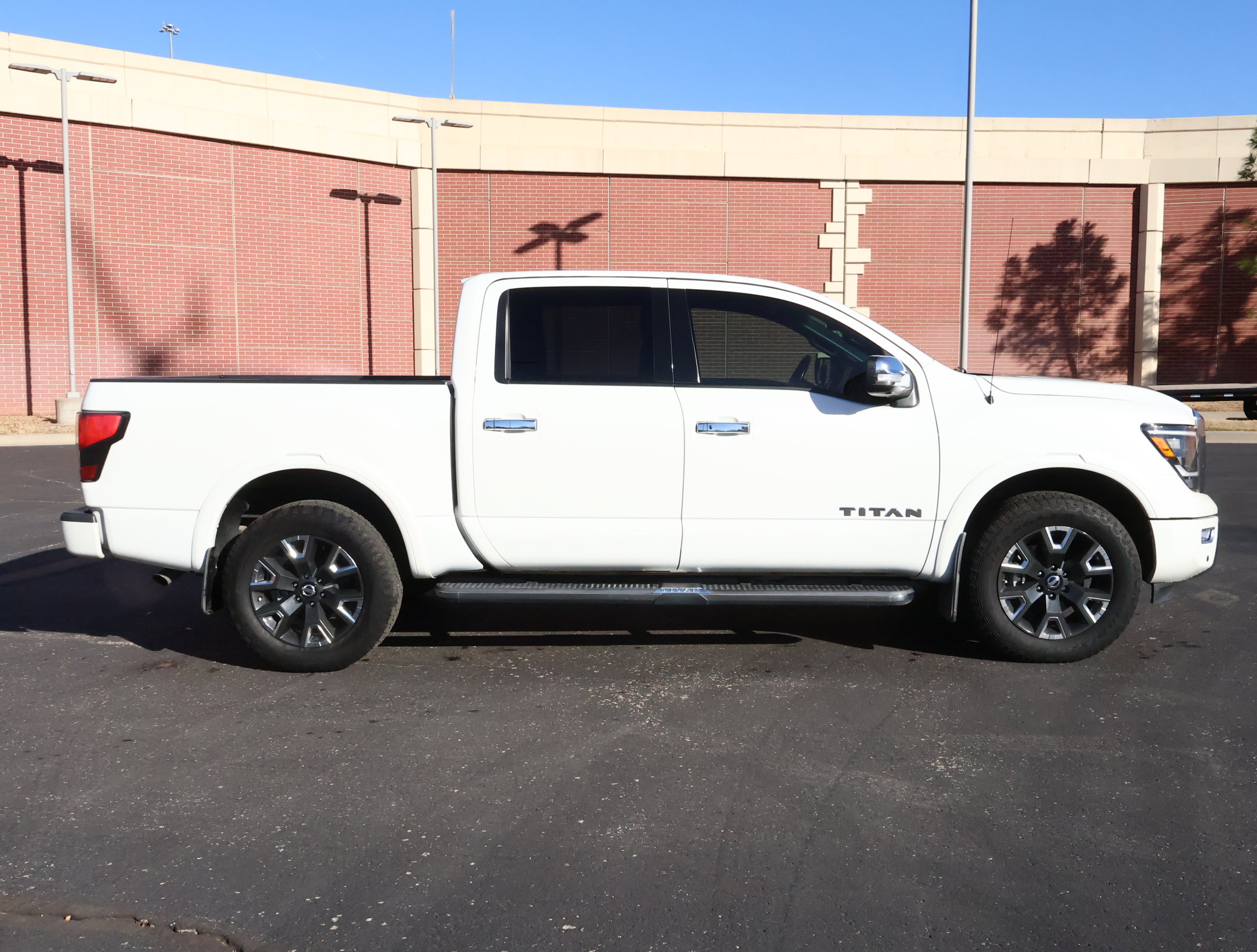 Used 2021 Nissan Titan Platinum Reserve w/ Off Road Protection Package image 35