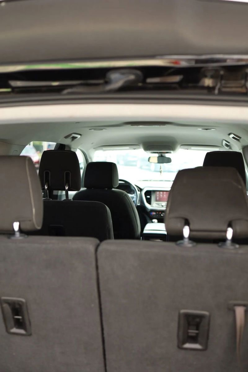 Used 2018 GMC Acadia SLE w/ LPO, Black Accent Package image 35