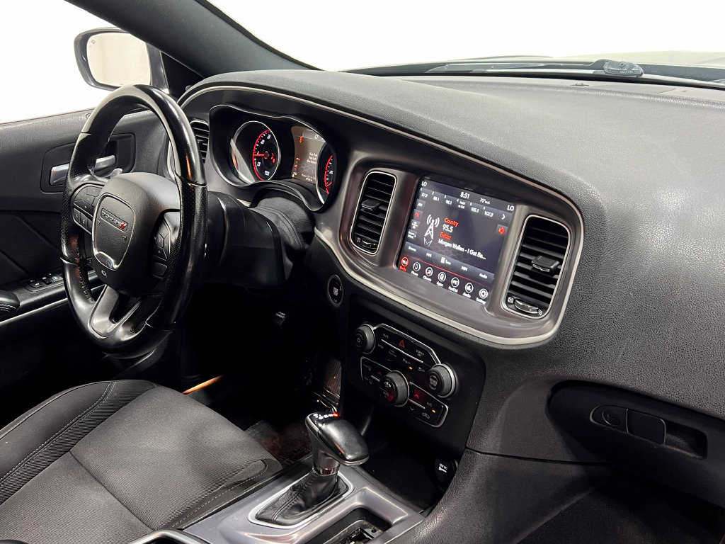 Used 2022 Dodge Charger SXT AWD/4WD image 19