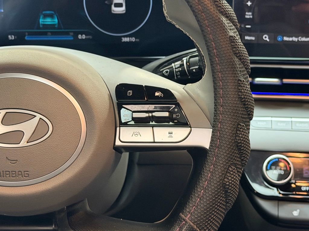 Certified 2024 Hyundai Elantra SEL w/ Convenience Package image 17