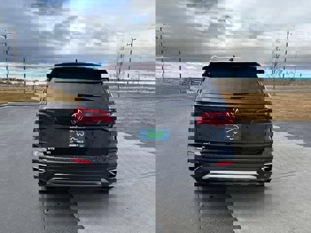 Used 2022 Volkswagen Taos SE image 4