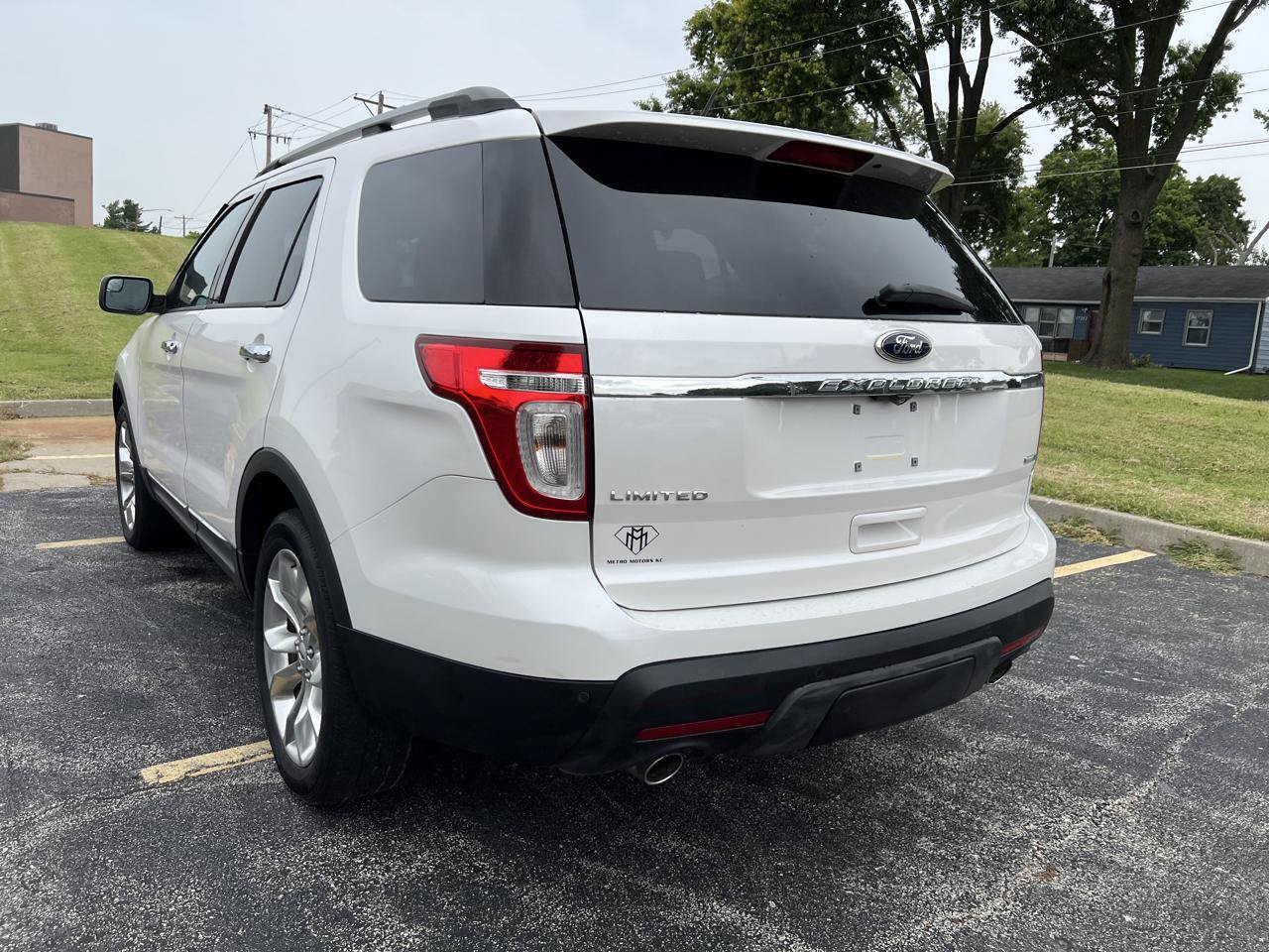 Used 2014 Ford Explorer Limited w/ Equipment Group 301A AWD/4WD image 3