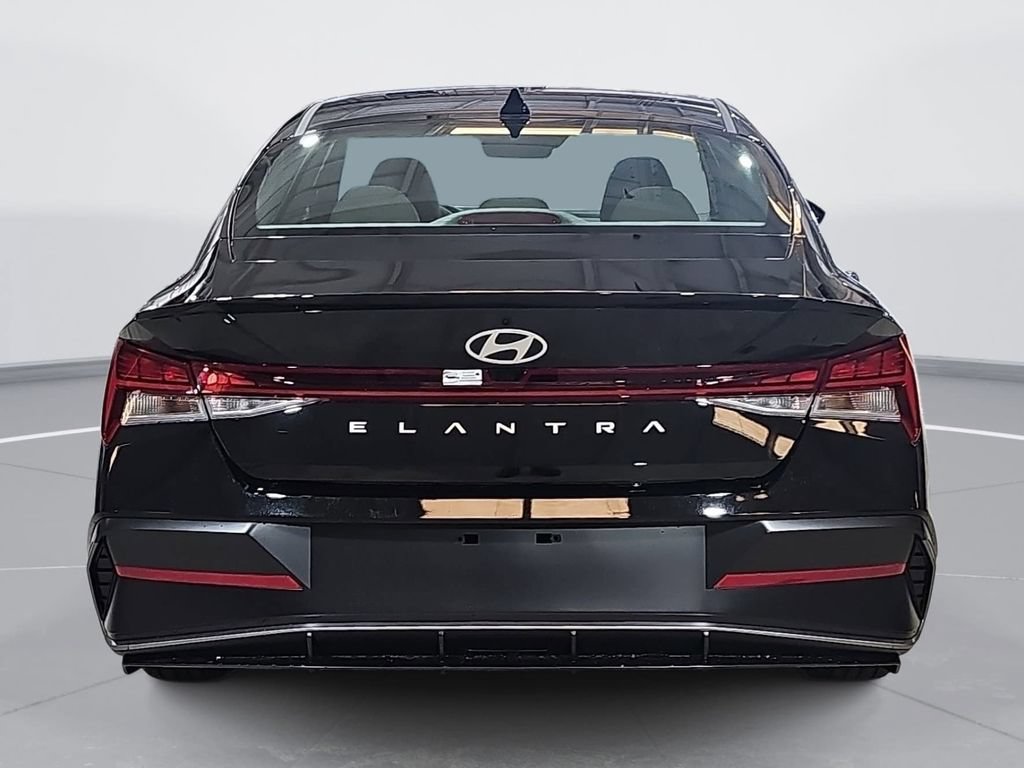 New 2026 Hyundai Elantra SEL Sport Premium FWD image 6
