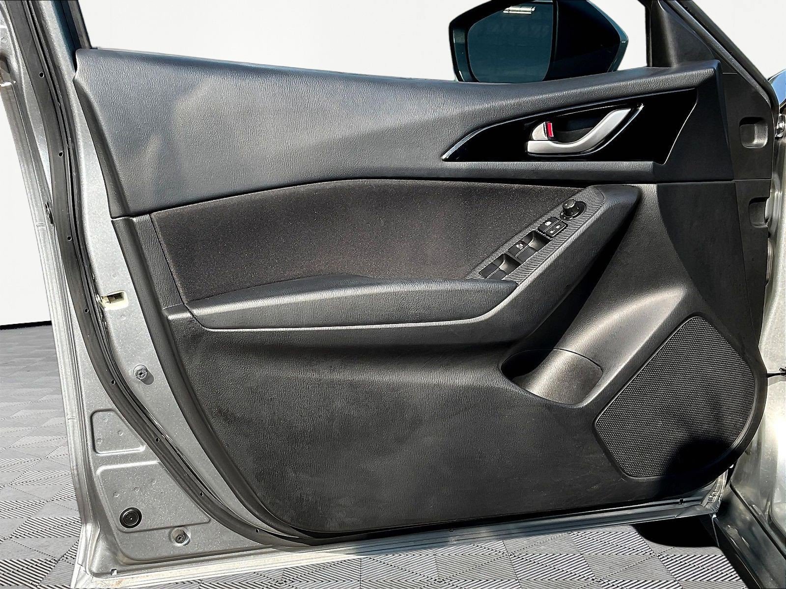 Used 2014 MAZDA MAZDA3 i Touring FWD image 18
