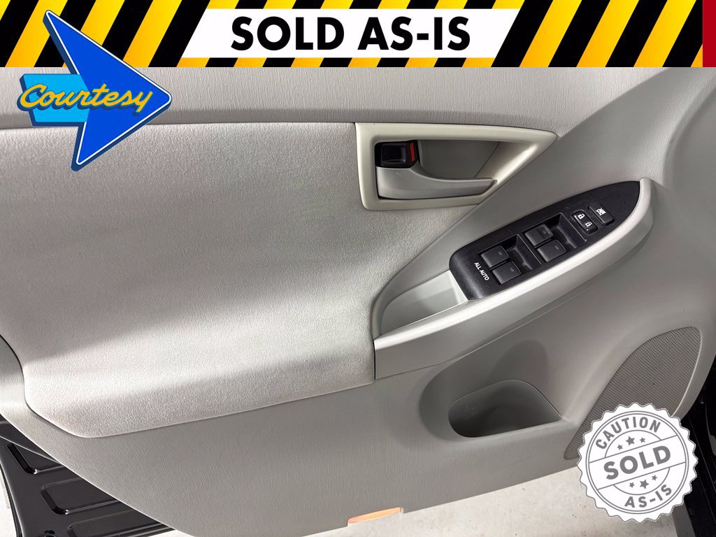 Used 2014 Toyota Prius Two w/ Preferred Accessory Package FWD image 13