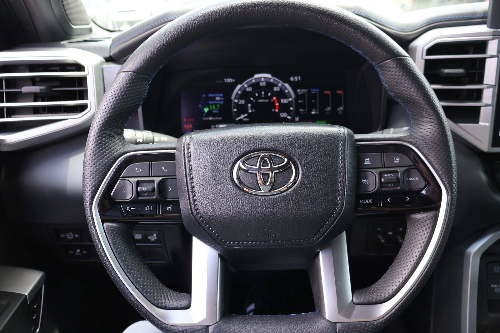 Used 2024 Toyota Tundra Platinum AWD/4WD image 29