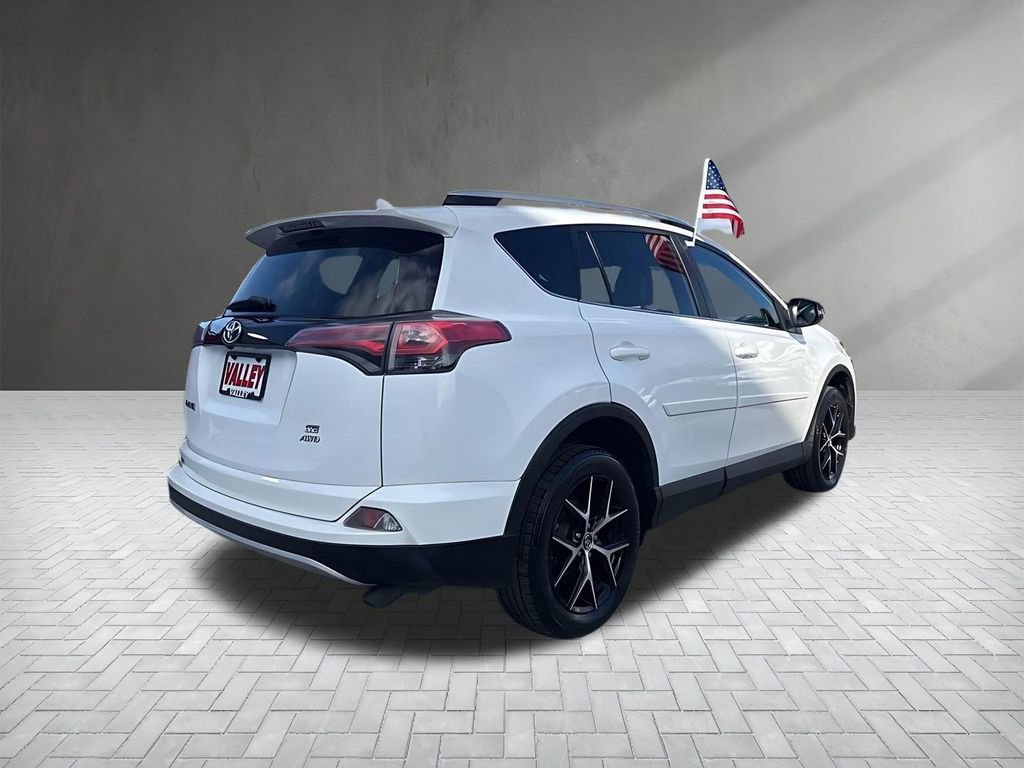 Used 2016 Toyota RAV4 SE image 9