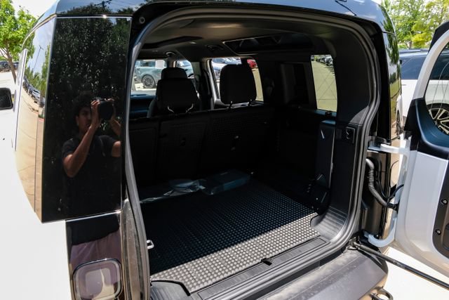 New 2026 Land Rover Defender 110 X-Dynamic SE AWD/4WD image 59