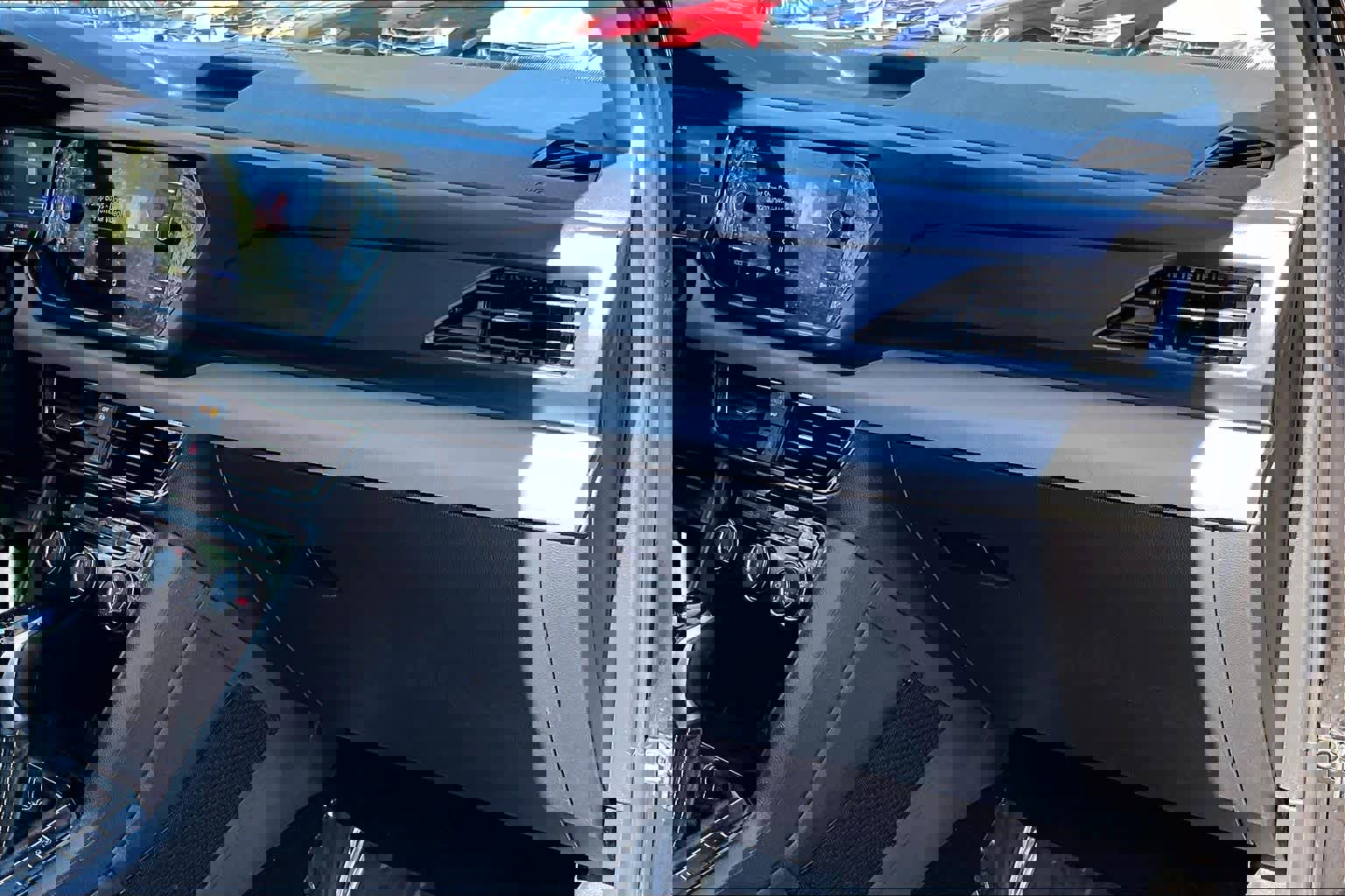 Used 2023 Volkswagen Taos SE w/ Panoramic Sunroof Package image 19