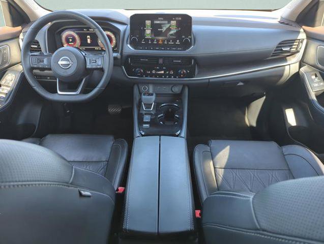 Certified 2022 Nissan Rogue Platinum w/ Head-Up Display Package FWD image 21
