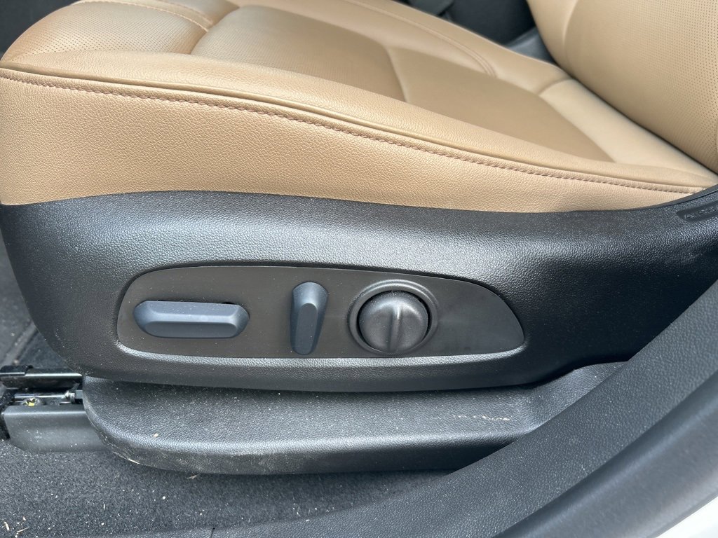 Used 2023 Chevrolet Blazer Premier image 19