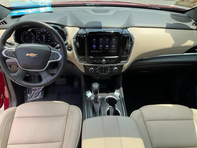 Used 2023 Chevrolet Traverse Premier w/ LPO, Cargo Package FWD image 4