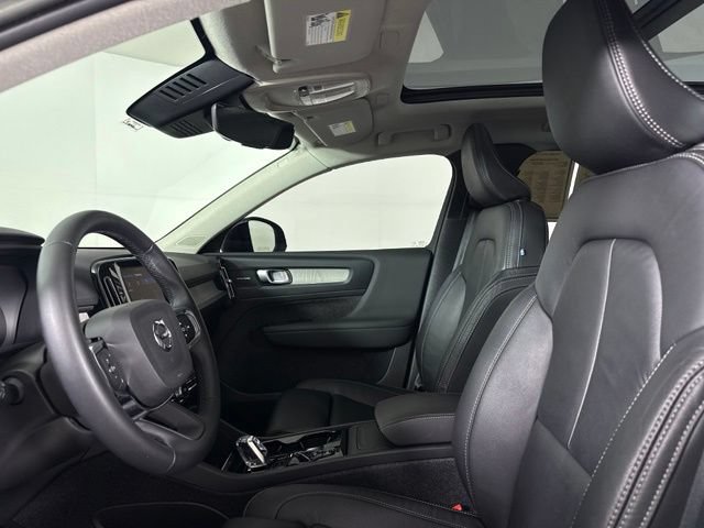Used 2023 Volvo XC40 B5 Ultimate AWD/4WD image 19