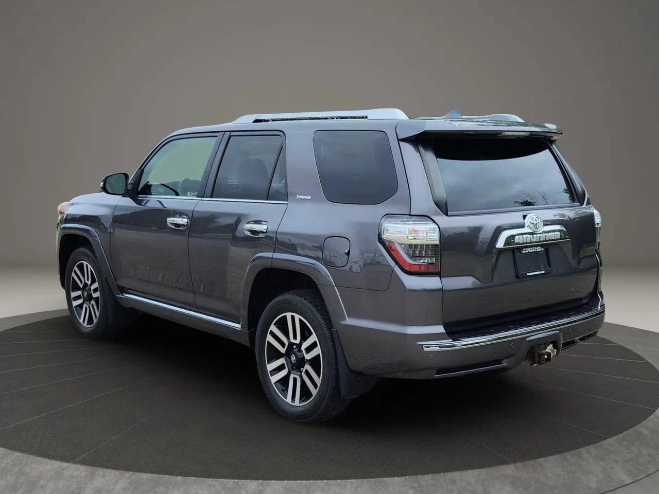 Used 2016 Toyota 4Runner Limited AWD/4WD image 3