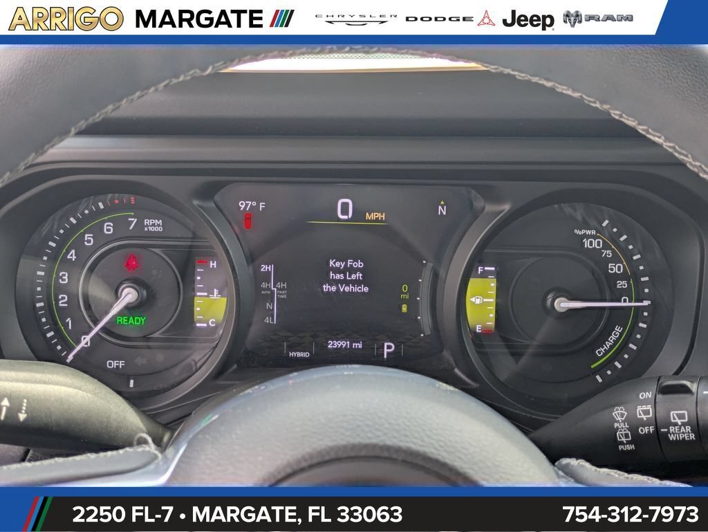 Used 2025 Jeep Wrangler Unlimited Sahara AWD/4WD image 27