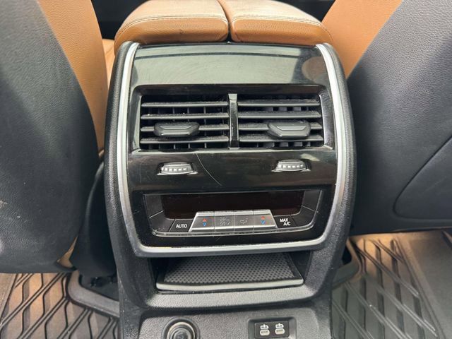 Used 2021 BMW X7 xDrive40i w/ M Sport Package AWD/4WD image 19