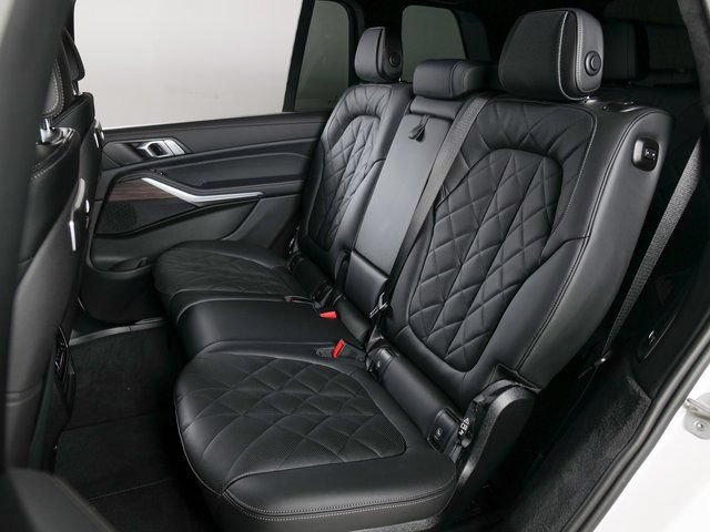 Used 2026 BMW X7 xDrive40i w/ M Sport Package AWD/4WD image 13