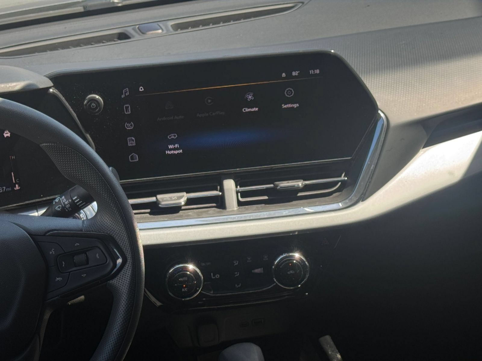 Used 2025 Chevrolet Trax LT FWD image 16