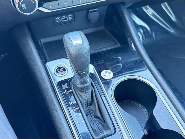 Used 2024 Nissan Altima 2.5 SV FWD image 16