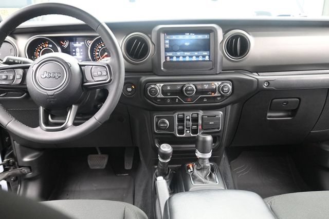 Used 2023 Jeep Gladiator Sport AWD/4WD image 18
