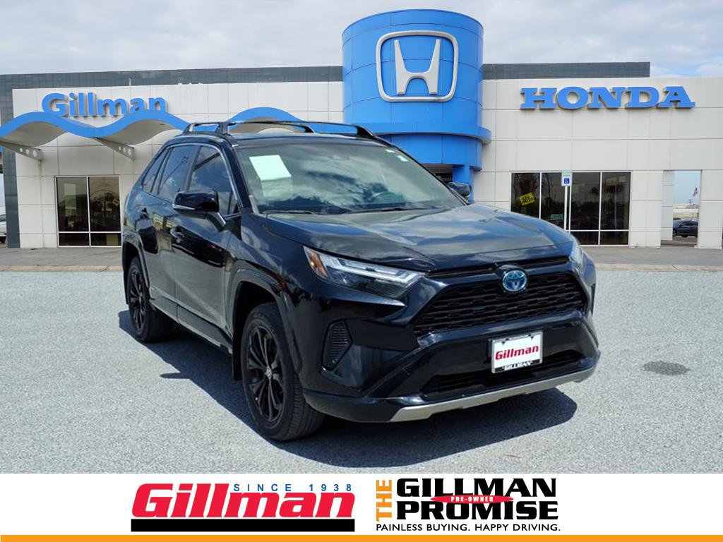 Used 2022 Toyota RAV4 SE image 1