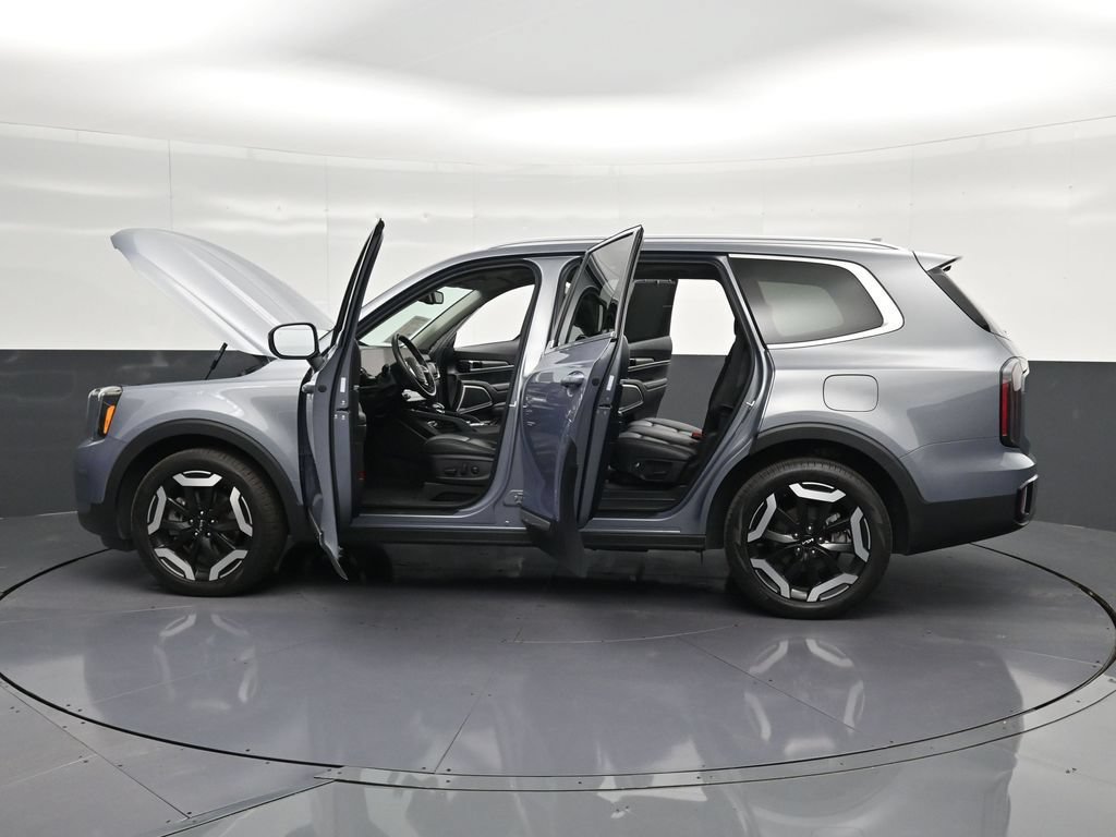 Used 2025 Kia Telluride EX FWD image 39