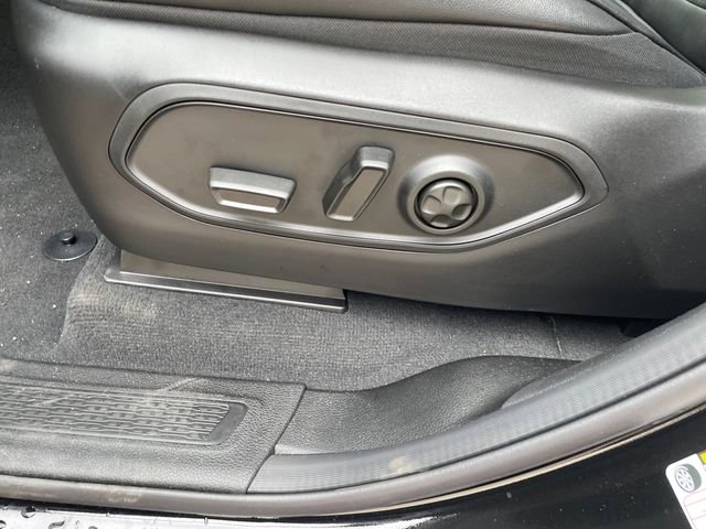 Used 2025 Jeep Grand Cherokee Altitude AWD/4WD image 39
