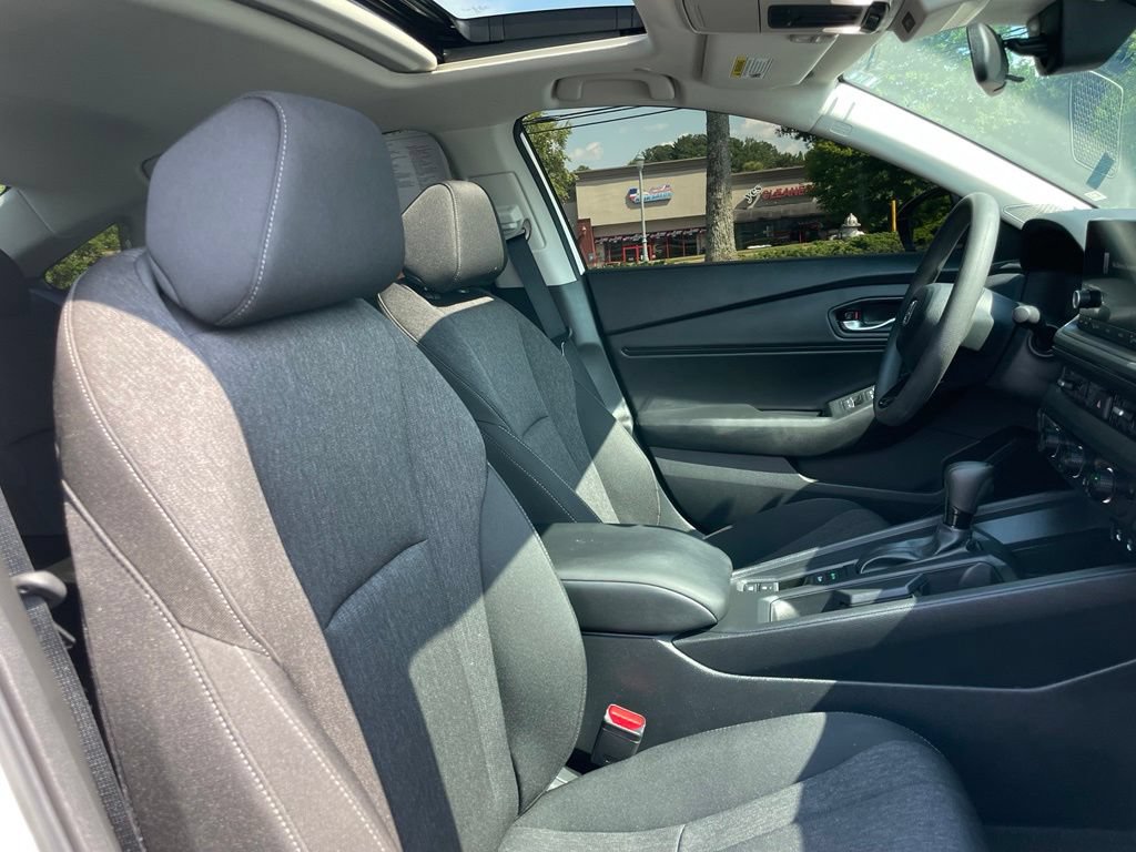 Certified 2025 Honda Accord SE image 31