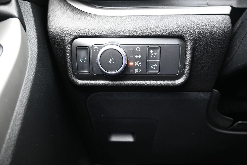 Used 2022 Ford Explorer XLT w/ Equipment Group 202A RWD image 18