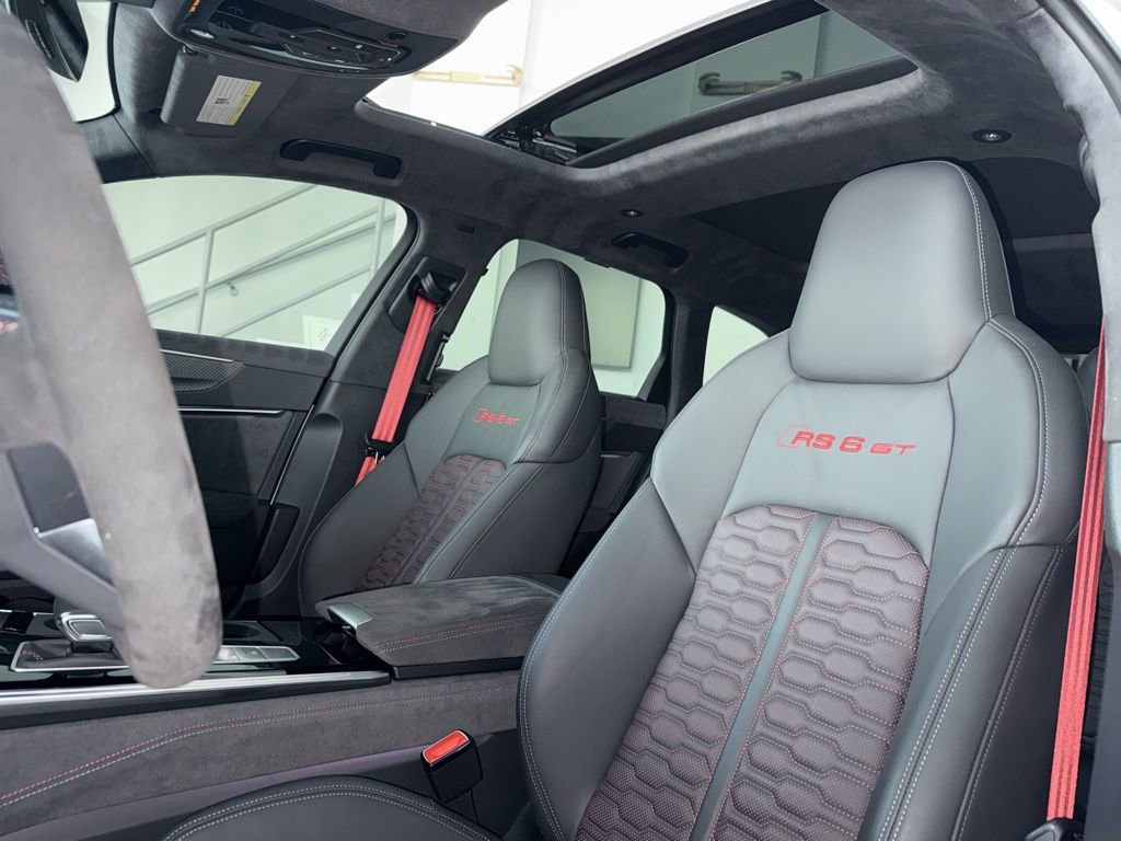 Used 2025 Audi RS 6 performance AWD/4WD image 40